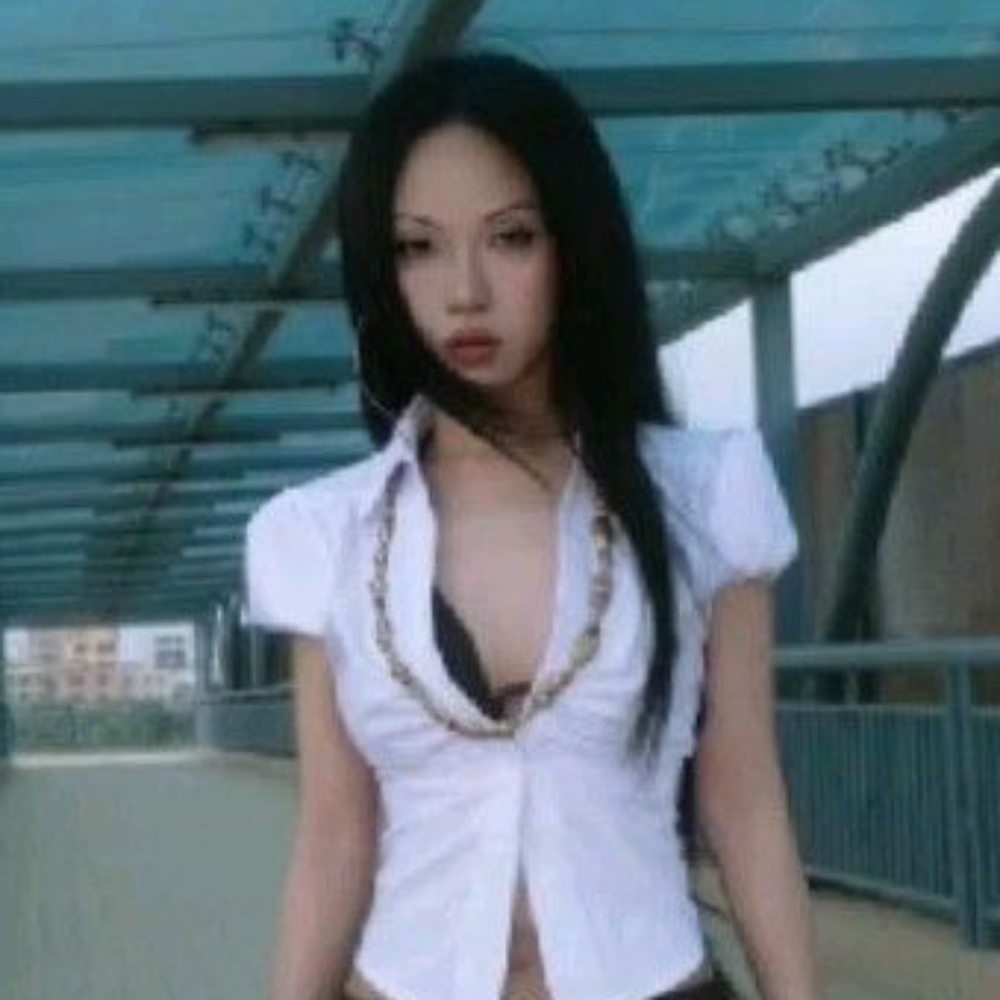 Meet your Posher, Amirah